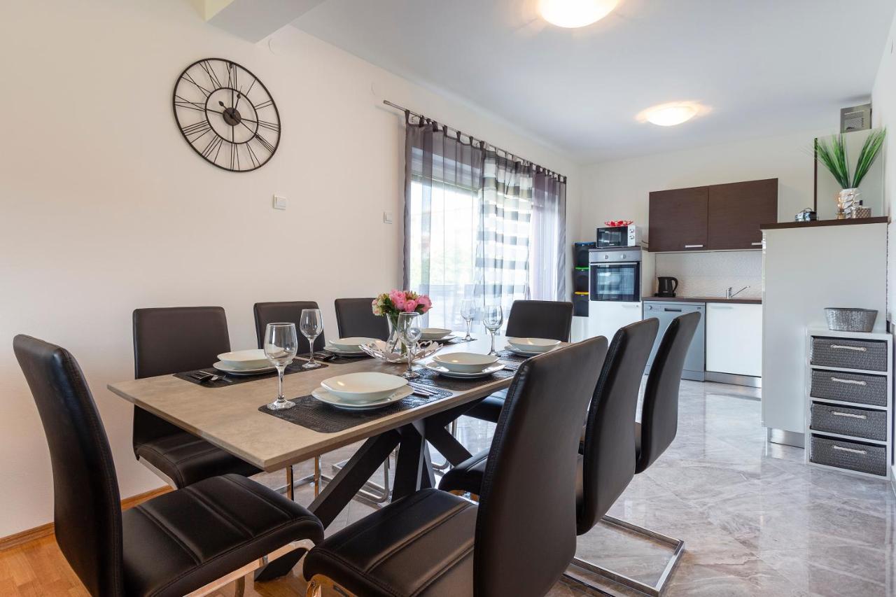 Apartmani Karoca 3 Pula Bagian luar foto