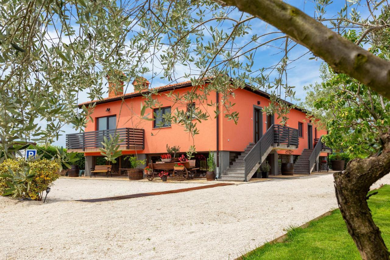 Apartmani Karoca 3 Pula Bagian luar foto