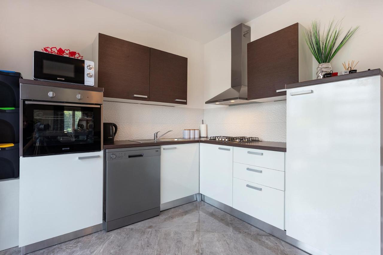Apartmani Karoca 3 Pula Bagian luar foto