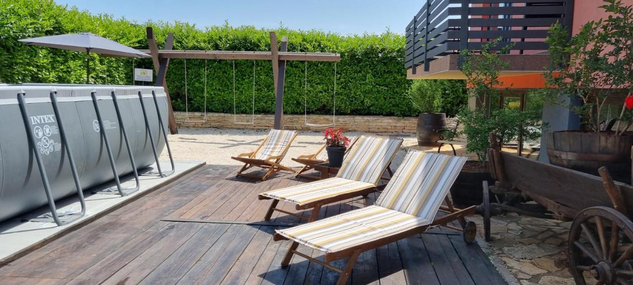 Apartmani Karoca 3 Pula Bagian luar foto