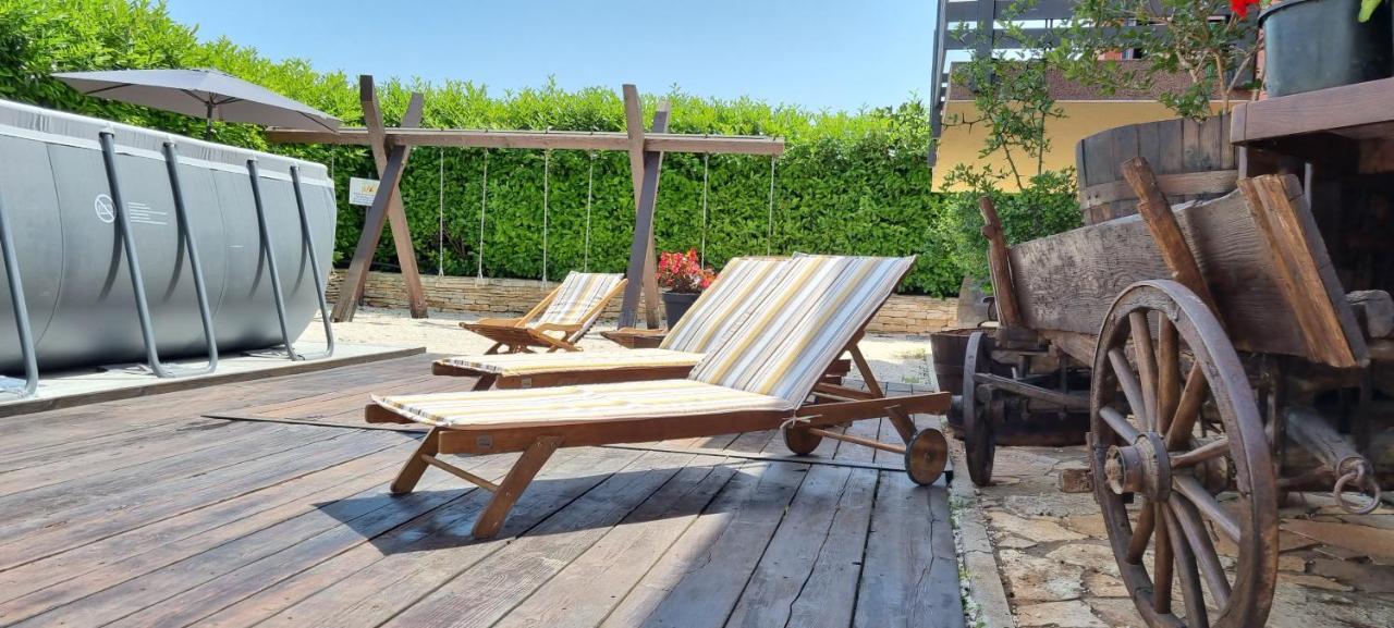 Apartmani Karoca 3 Pula Bagian luar foto